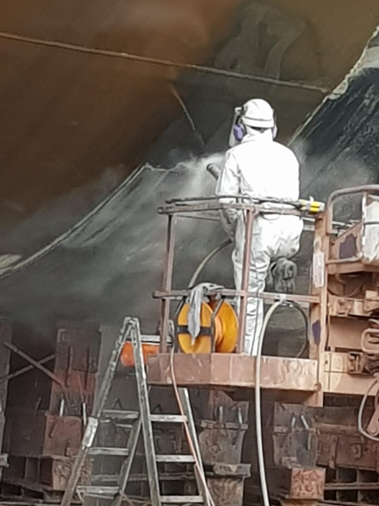 Hotze-OGT-Flächenbearbeitung mit der Handlanze 2.500 Bar