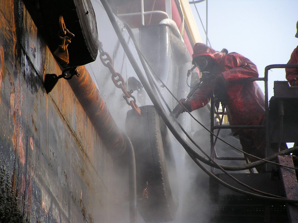 Hotze-OGT-Wasserhöchstdruckstrahlen unter Vollatemschutz mit 2.500 Bar